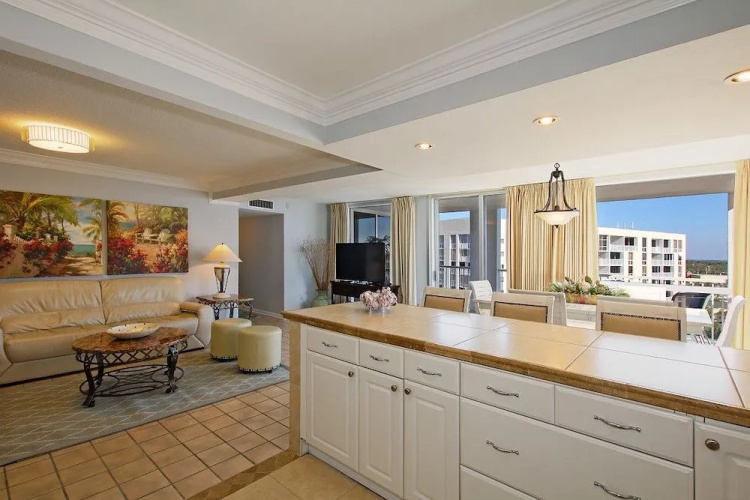 Shoreline 2111 Condo by RedAwning