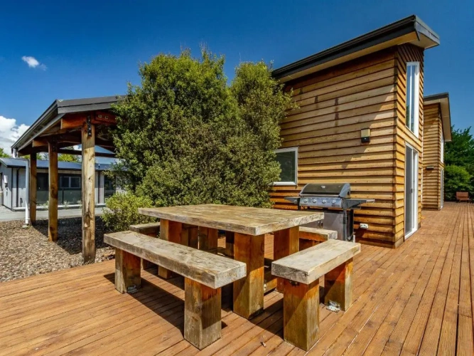 3 Bedrooms Cottage