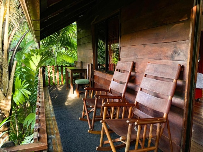 Bungalow with balcony and with view