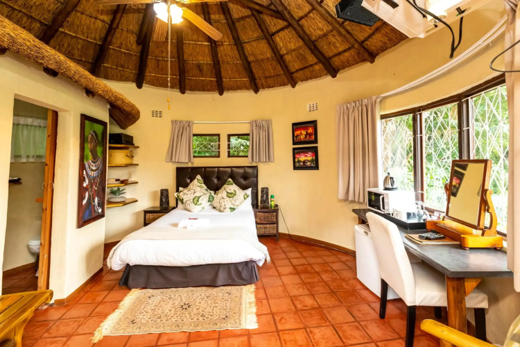 Fish Eagle Manor