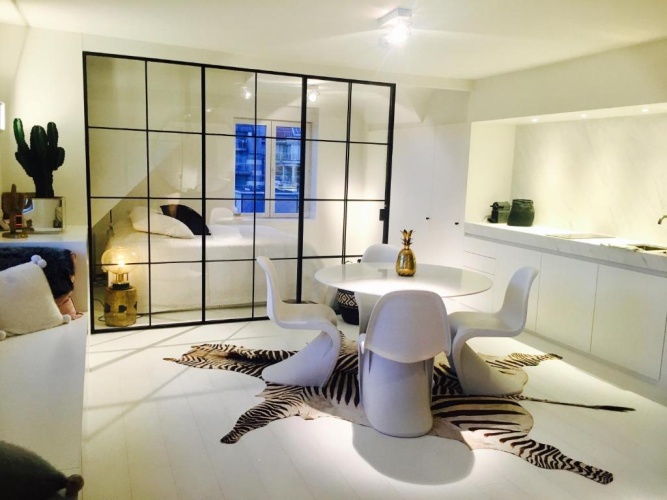 2 Bedrooms Single Apartment