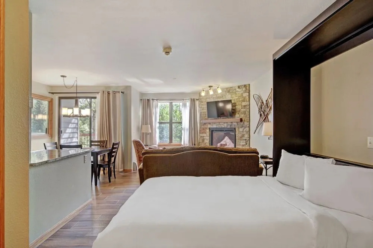 River Mtn Lodge E116C - Studio Condo by RedAwning