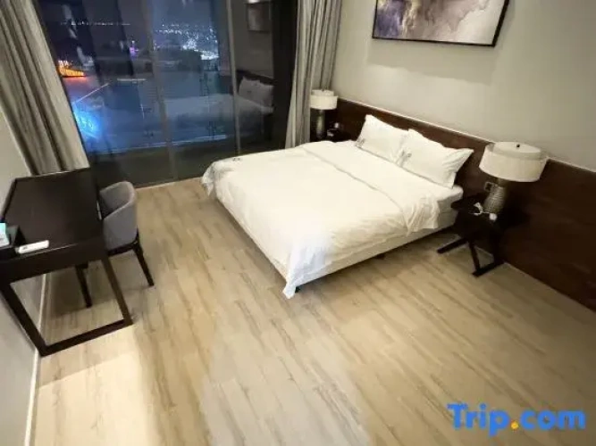 1 Bedroom Double Suite with view
