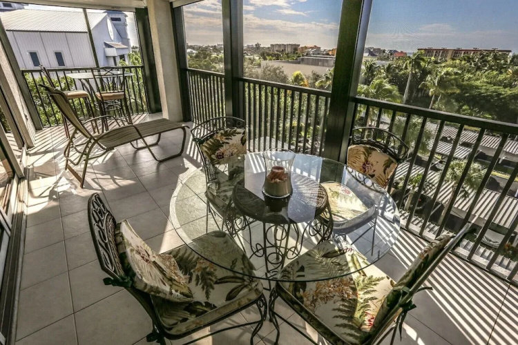Ocean Harbor 402A