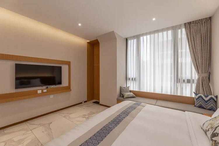 Standard Double room with city view