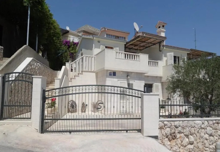 Apartments Branka - 30m from beach