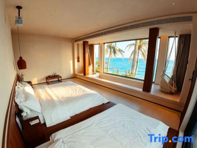 Standard Triple room with sea view