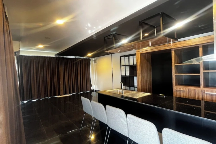 2 Bedrooms Villa