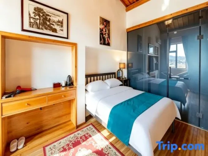 Standard Double room with courtyard view