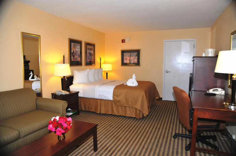 Opal Hotel & Suites