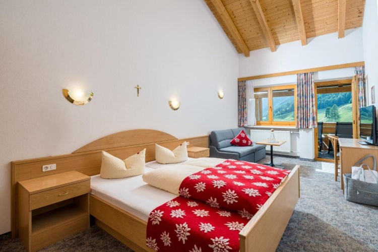 Standard Double room with view