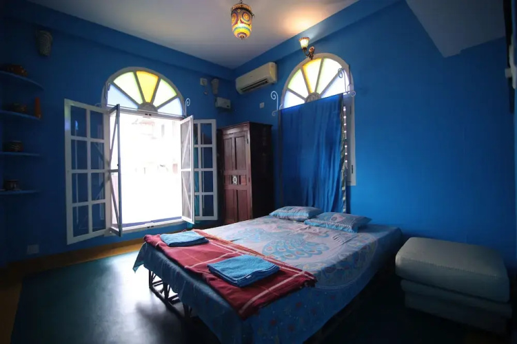 Holi-Wood Guesthouse