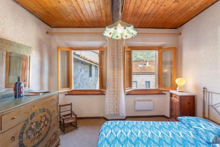3 Bedrooms Sextuple Villa
