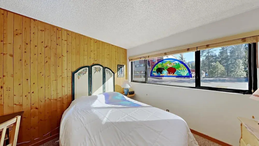 572 2 Bedroom Condo