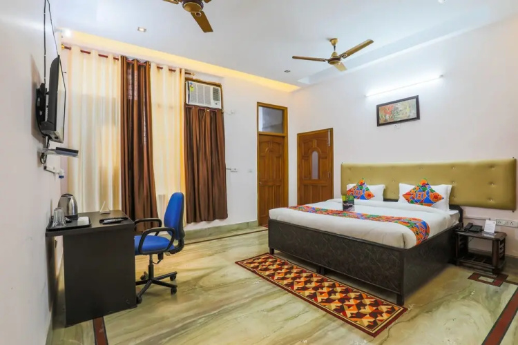 FabHotel Samridhi Residency