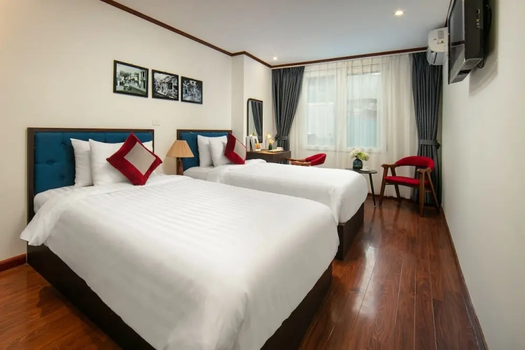 Deluxe Twin room with city view