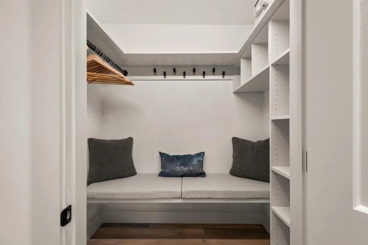 Chateau Eau Claire Unit 13