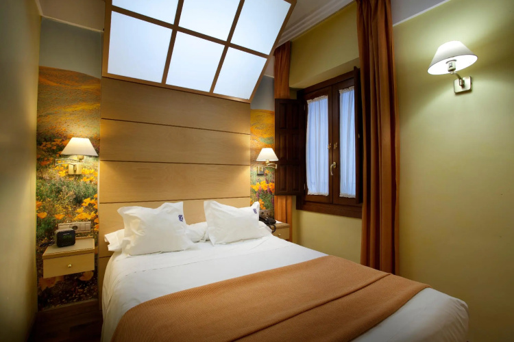 Suites Gran Via 44 Apartahotel