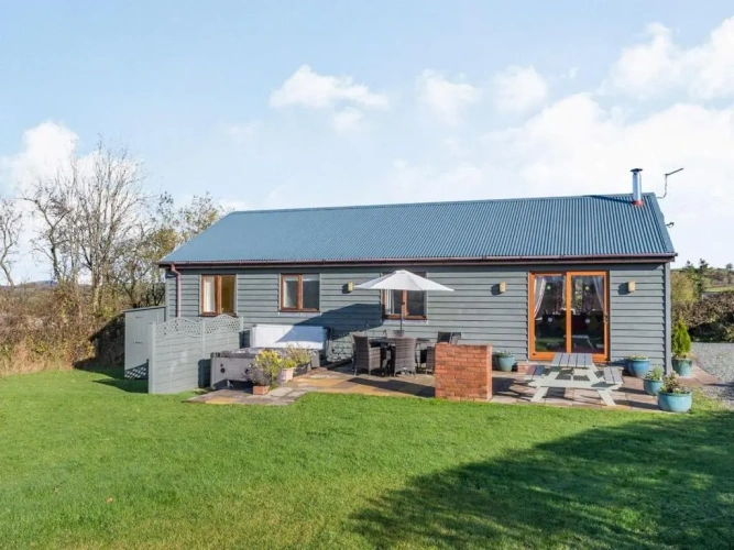 3 Bedrooms Double Cottage