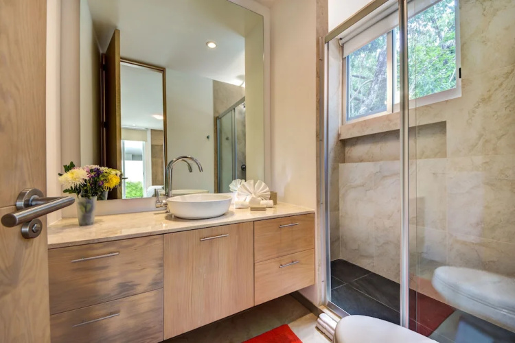 Atthakan 3 bedroom apartment sleeps 10