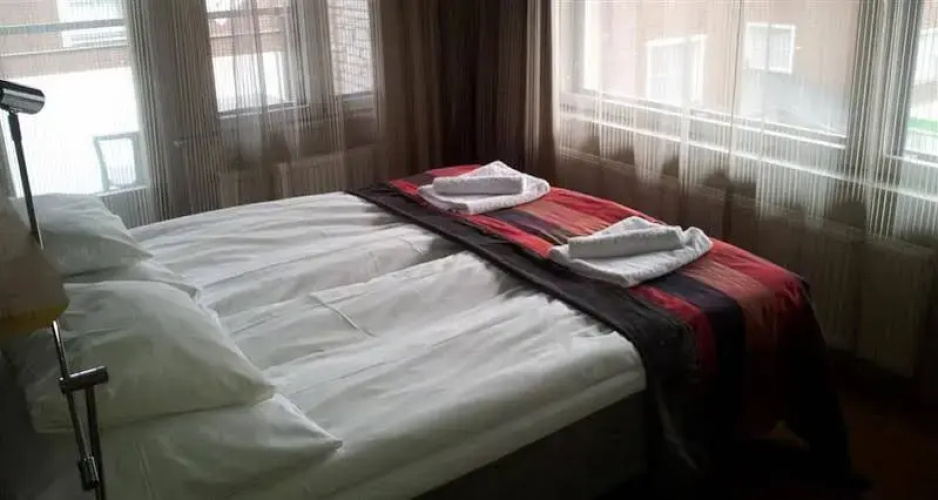 Levi Suites Unna Mànnu