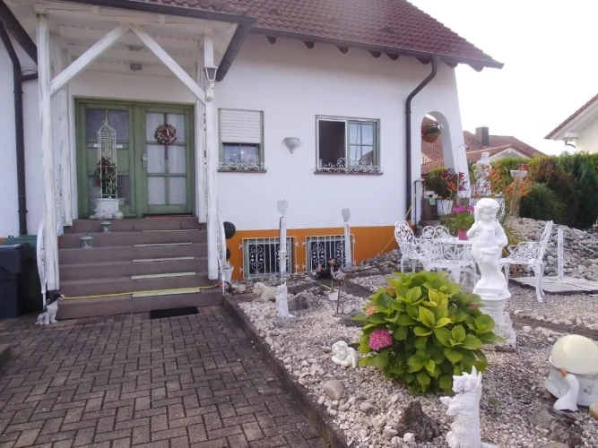 3 Bedrooms Apartment