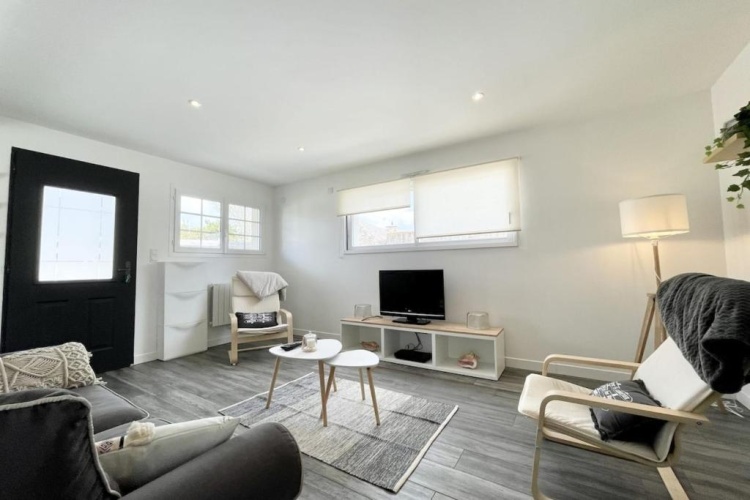 2 Bedrooms Cottage
