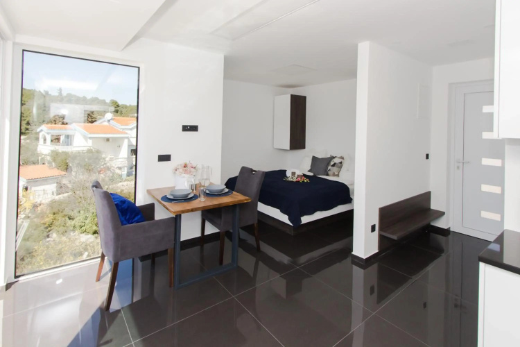 Alexandra Apartments