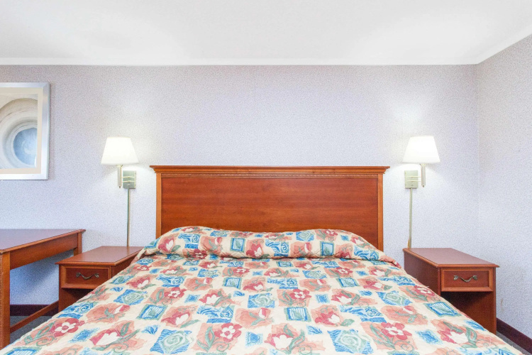 Knights Inn Toledo West