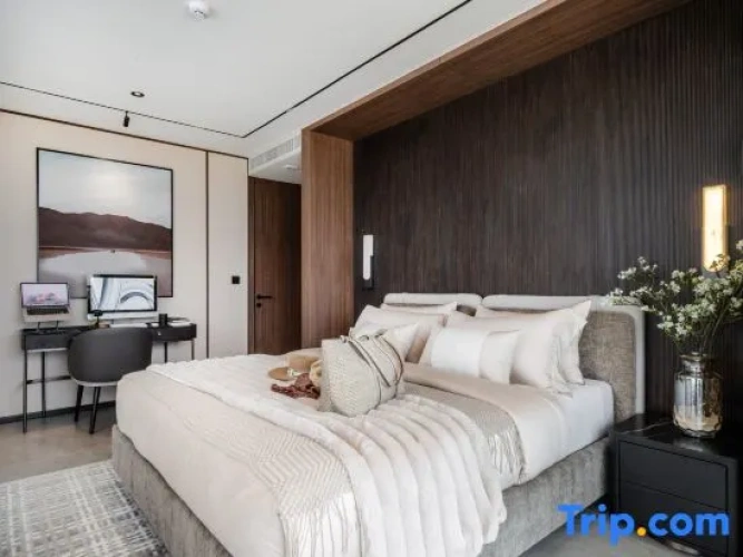 2 Bedrooms Executive Suite with city view