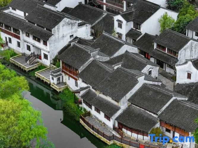 Scholars Hotel Xuntang