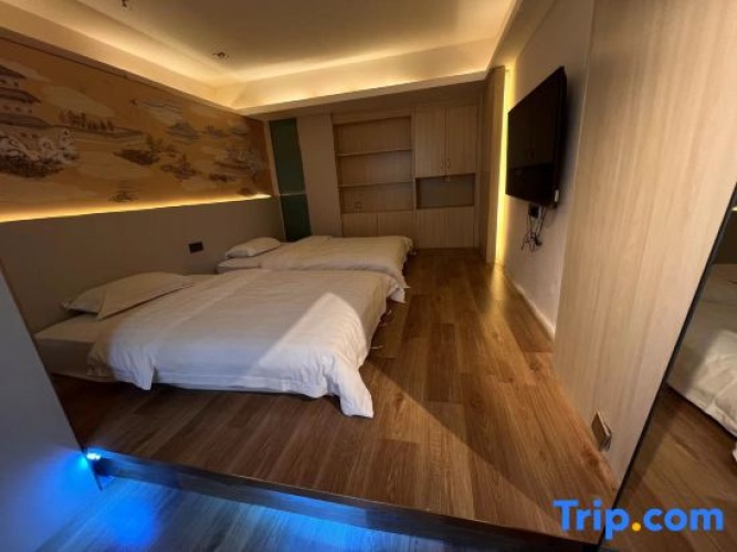 Quadruple Suite
