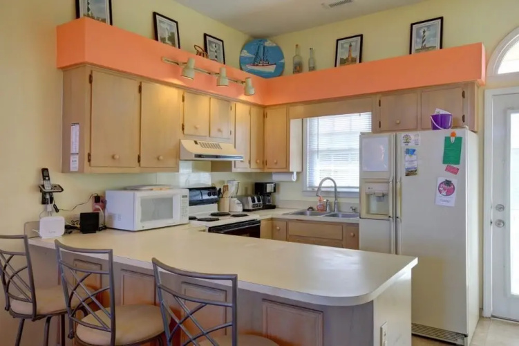 Toadally Relaxin' 2 Bedroom Home by RedAwning