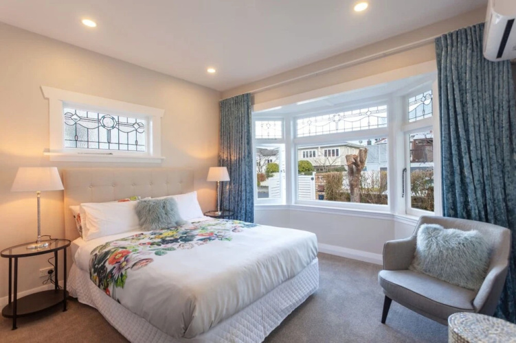 Sunny & Spacious Character Villa