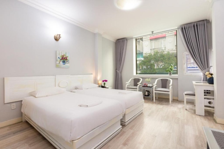 Superior Twin room with city view