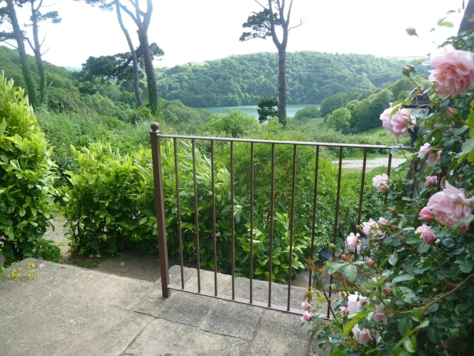2 Bedrooms Family Apartment with river view
