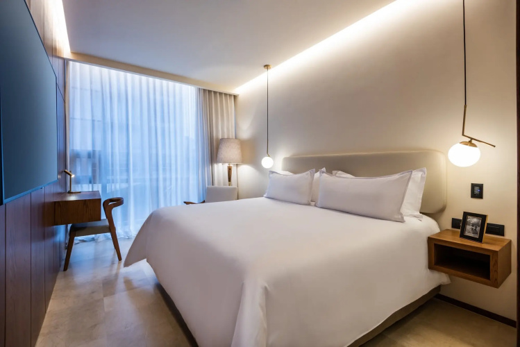 Elcielo Hotel & Restaurant