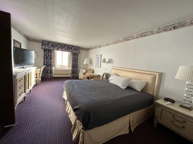 Presque Isle Inn & Convention Center