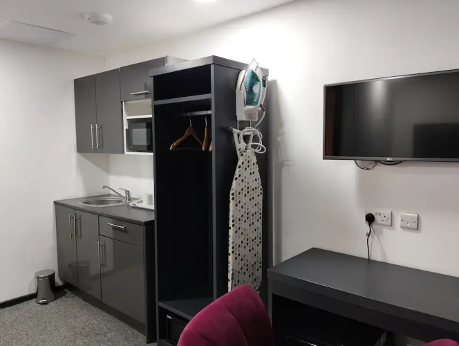 1 Bed Flat - Sleeps 2 - Parking - Wifi