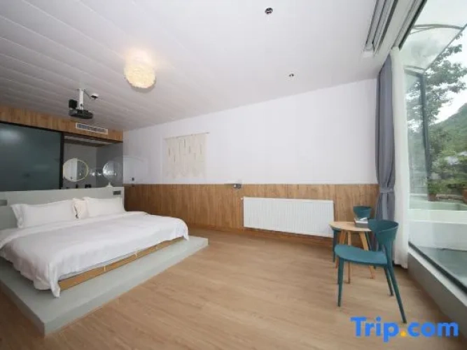 Standard Double room with mountain view