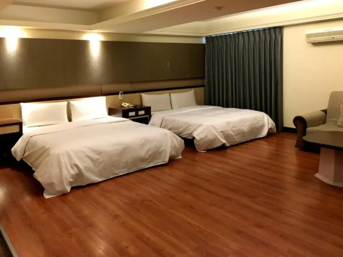 Jung Zaw Hotel