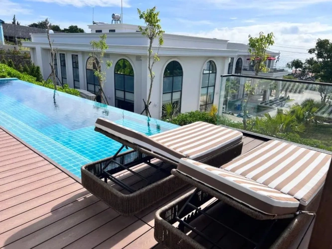 2 Bedrooms Villa