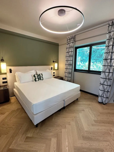 Maximilian Suites