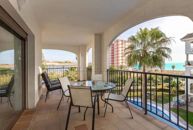 3 Bedrooms Apartment