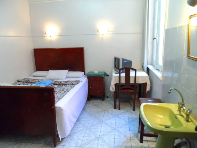 Triomphe Hotel