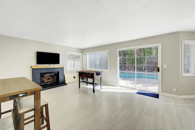 A- Zlv Home 2