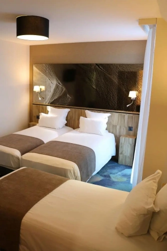 Standard Twin room with garden view