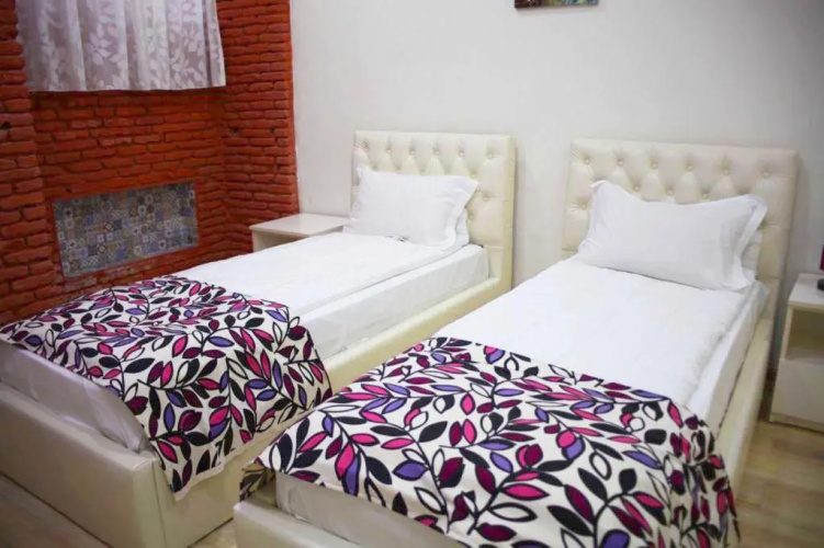 3 Rooms Hotel