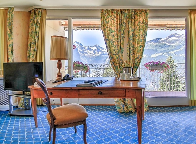 Junior Suite with balcony and with mountain view