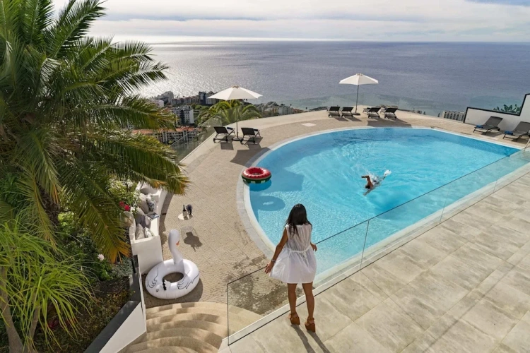 5 Bedrooms Villa with balcony